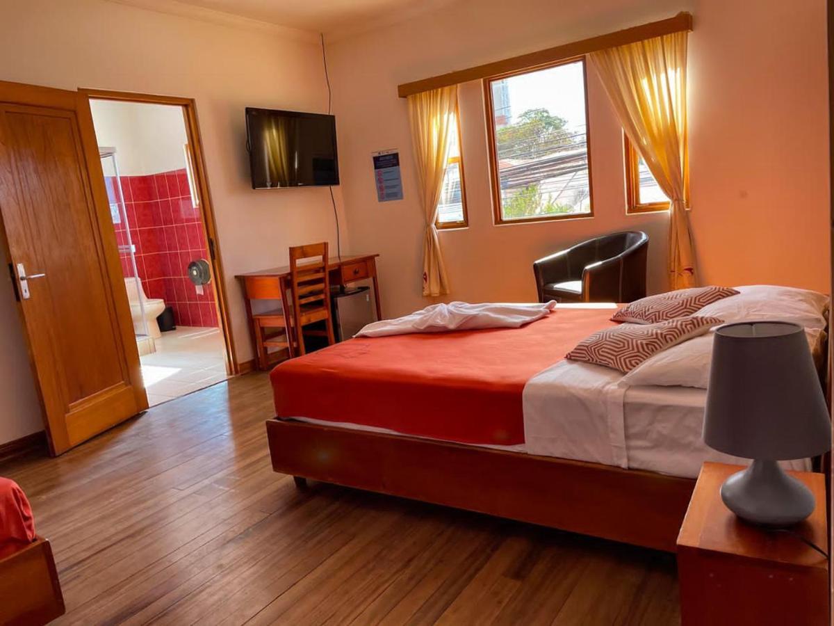 Luz De Luna Hotel Barrio Escalante サンホセ エクステリア 写真
