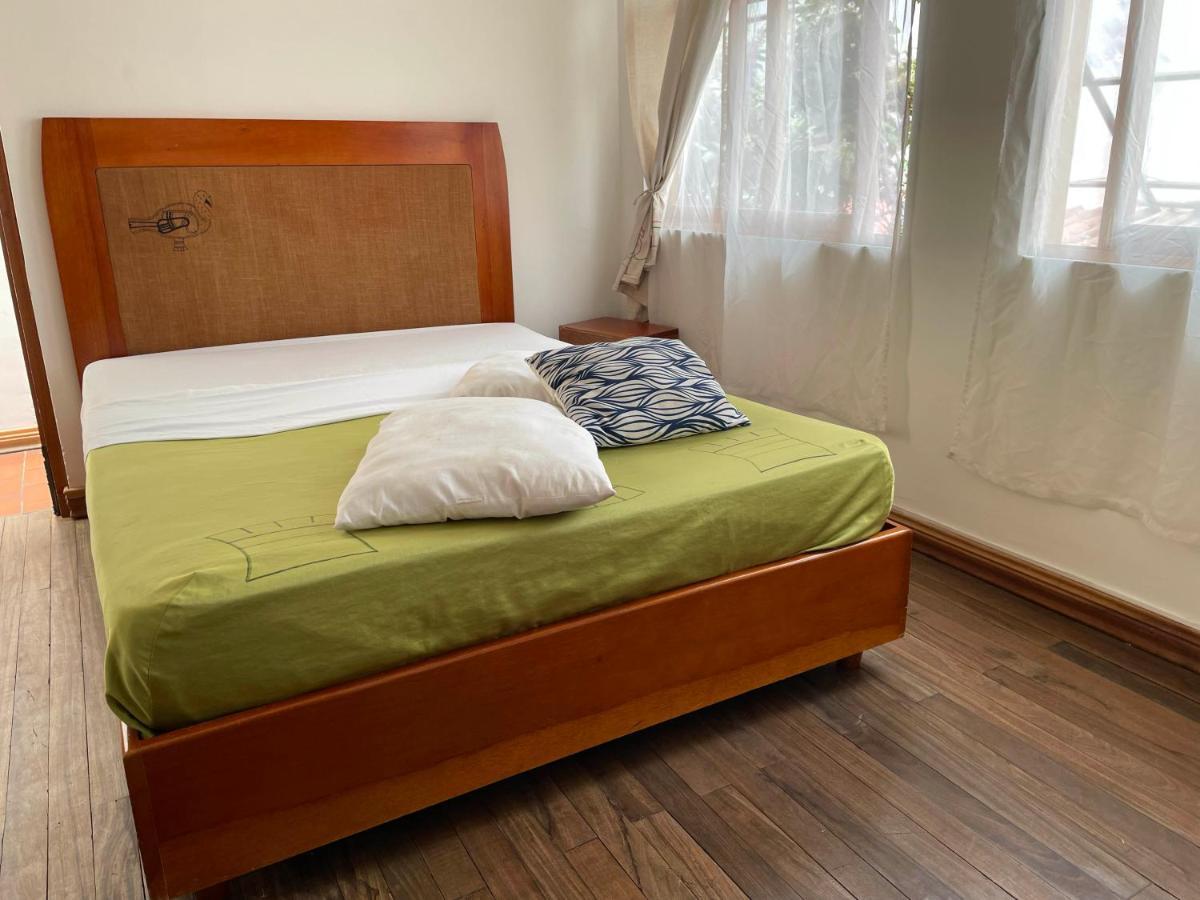 Luz De Luna Hotel Barrio Escalante サンホセ エクステリア 写真