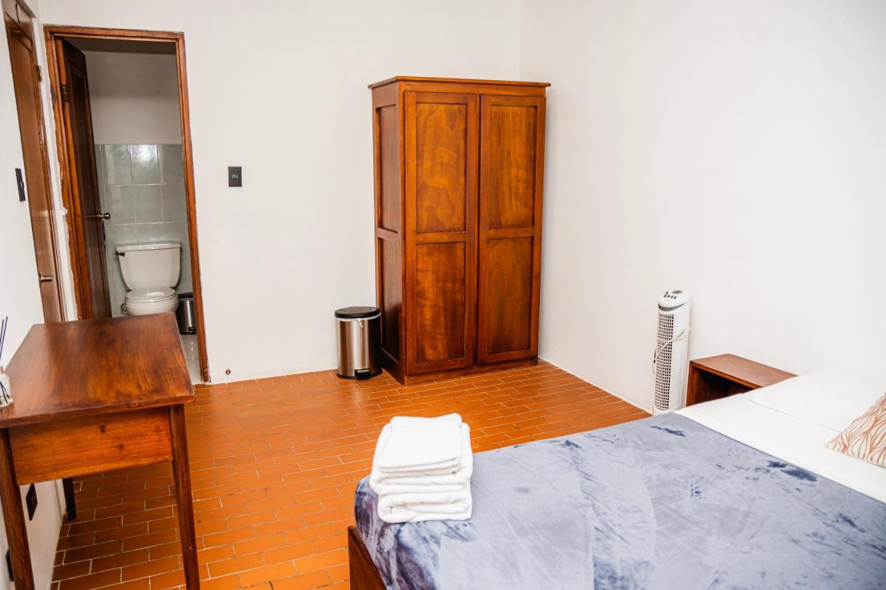 Luz De Luna Hotel Barrio Escalante サンホセ エクステリア 写真