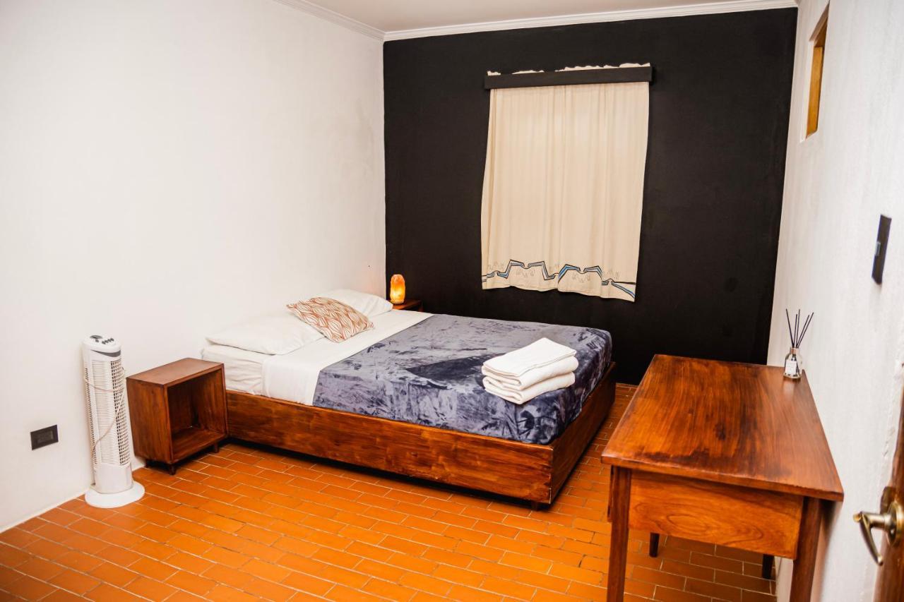 Luz De Luna Hotel Barrio Escalante サンホセ エクステリア 写真