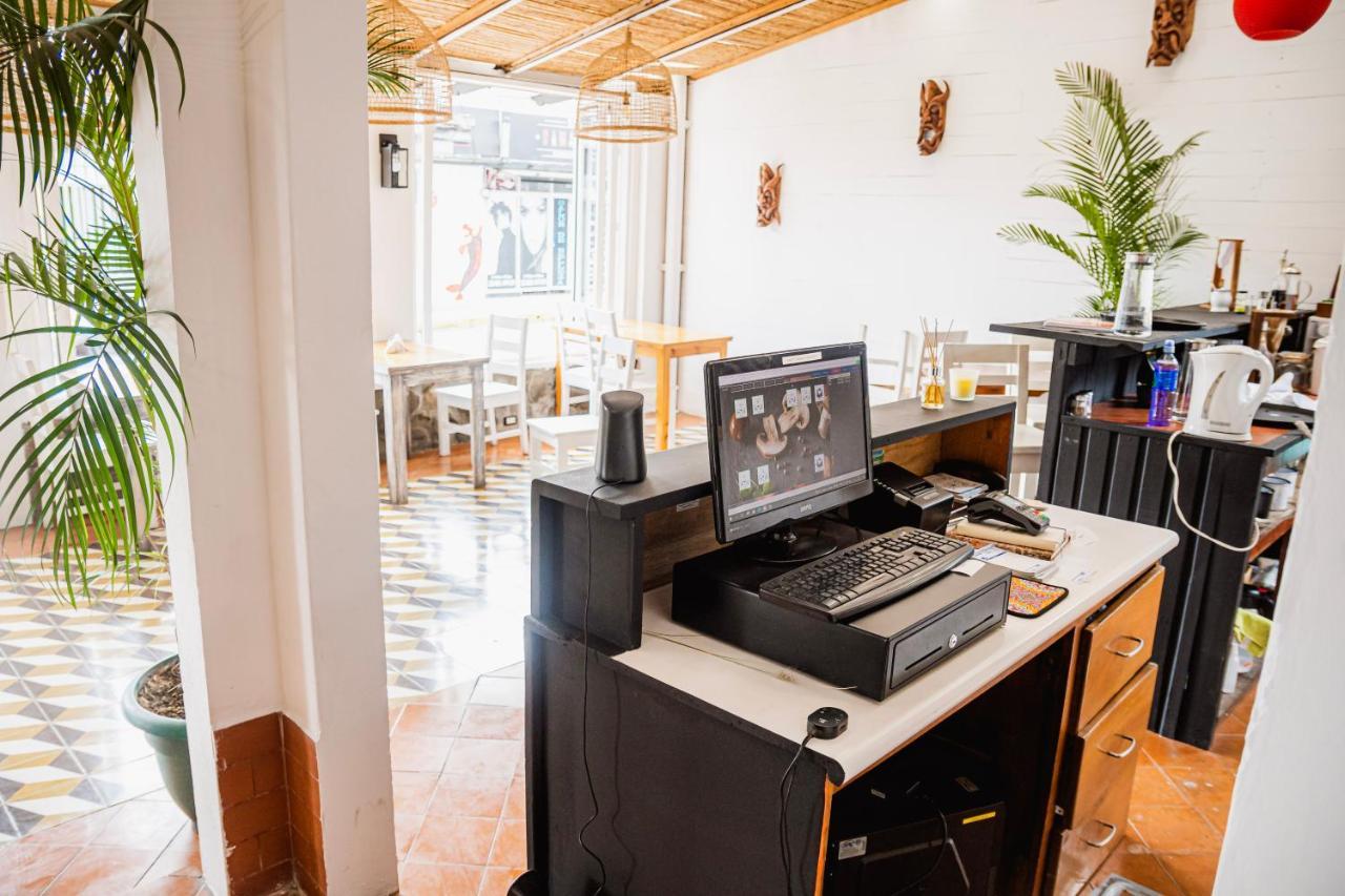 Luz De Luna Hotel Barrio Escalante サンホセ エクステリア 写真
