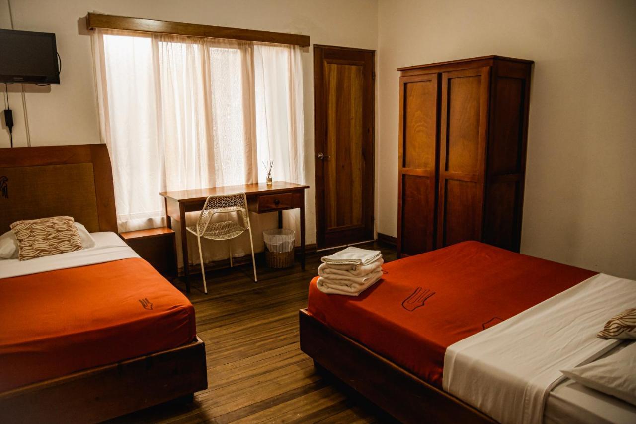 Luz De Luna Hotel Barrio Escalante サンホセ エクステリア 写真