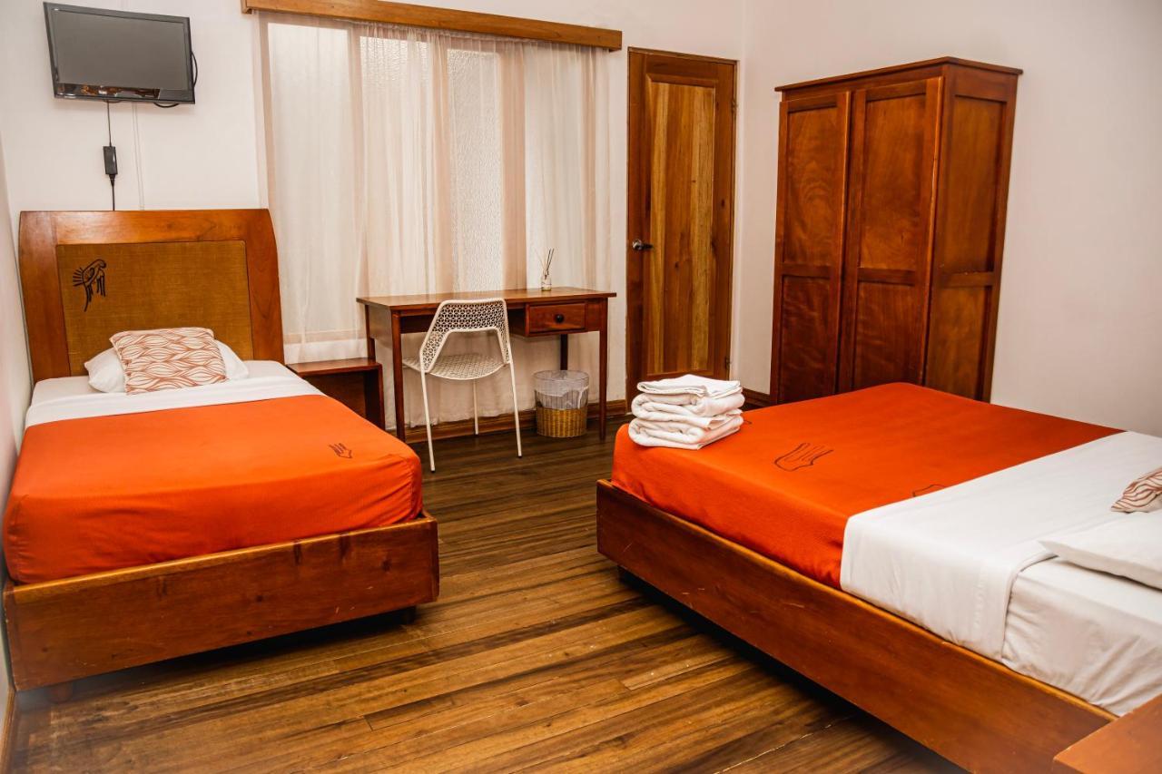 Luz De Luna Hotel Barrio Escalante サンホセ エクステリア 写真