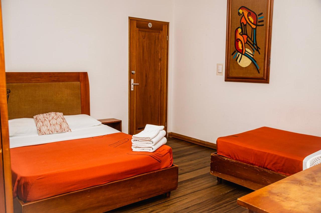 Luz De Luna Hotel Barrio Escalante サンホセ エクステリア 写真