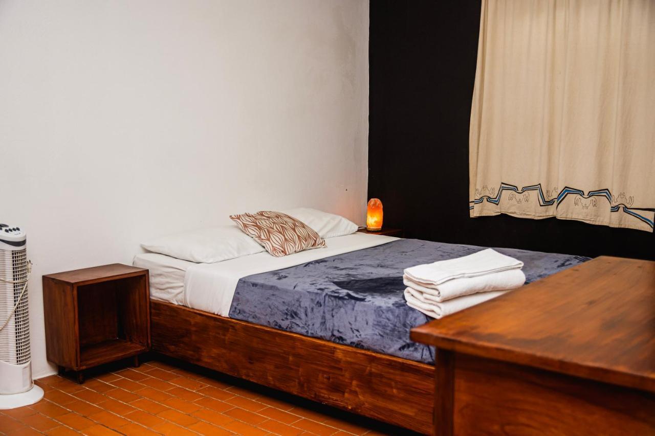 Luz De Luna Hotel Barrio Escalante サンホセ エクステリア 写真